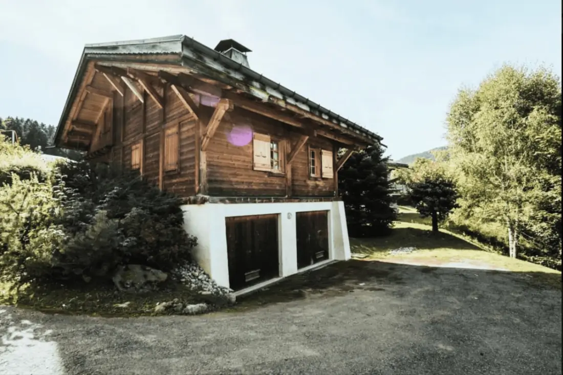Chalet a balkonokkal a fél negyedben
