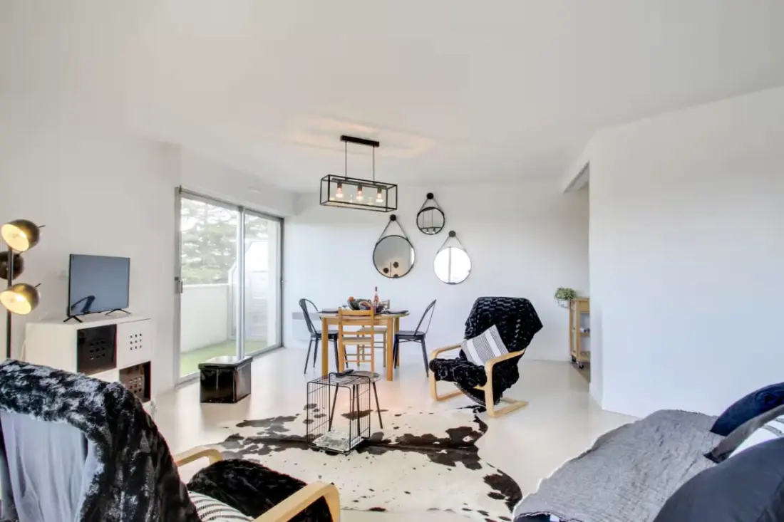 Luminous Apartment, Balcony & Sea Megtekintés