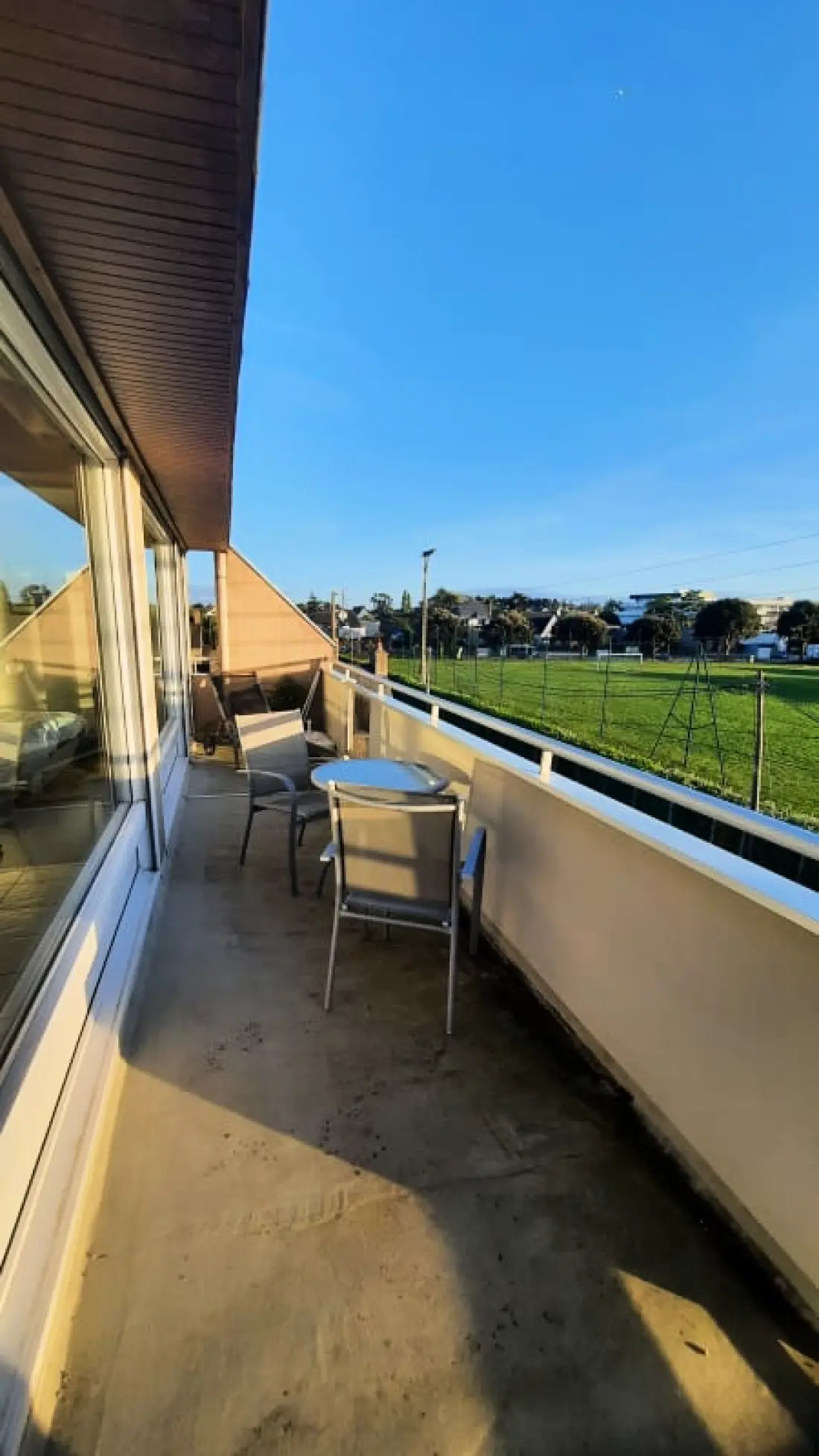 Hangulatos apartman erkéllyel, közel a tengerhez