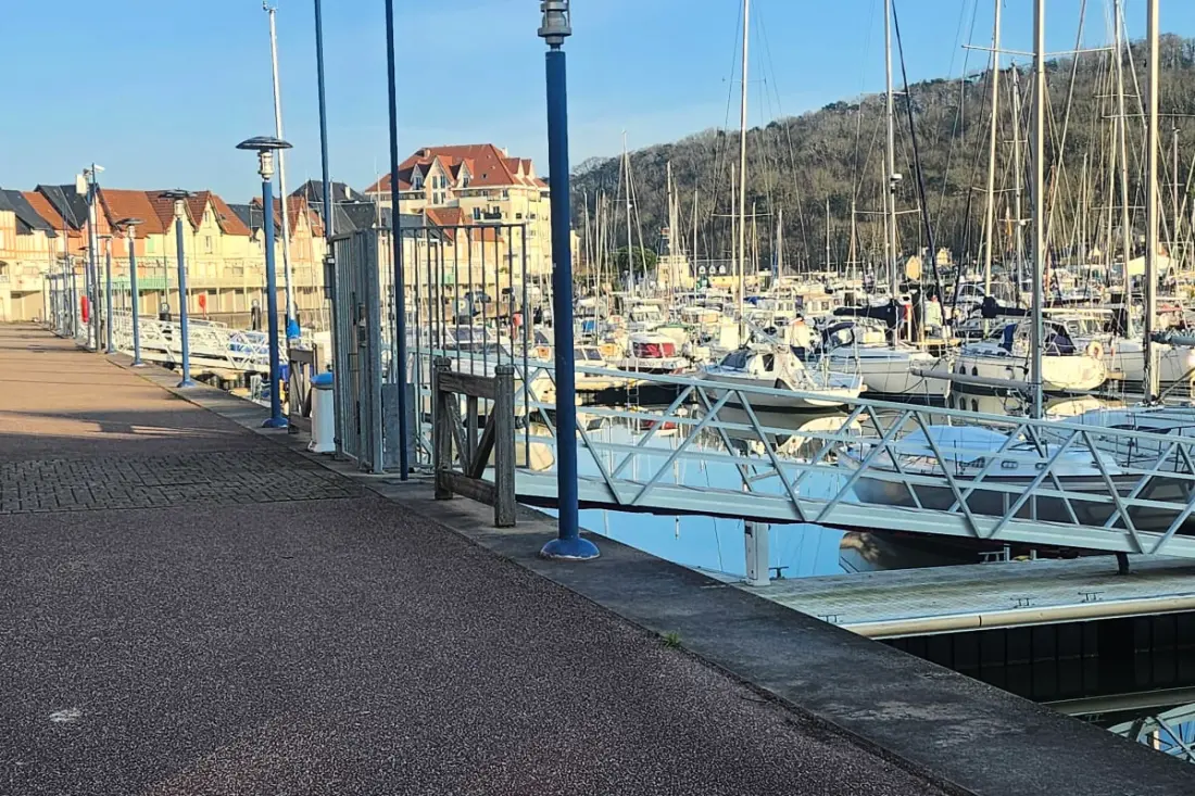 Szép ház kerttel Közeli strand