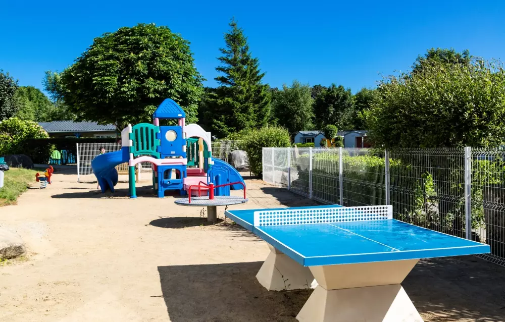 Flower Camping Le Kerleyou  3 étoiles★★★