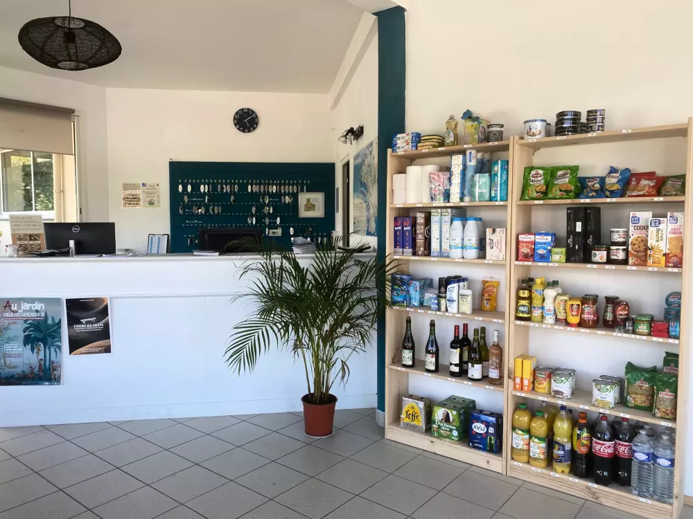 Flower Camping Le Kerleyou  3 étoiles★★★