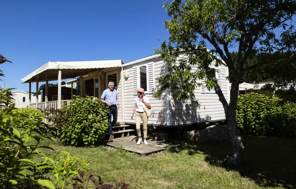 Flower Camping Le Kerleyou  3 étoiles★★★