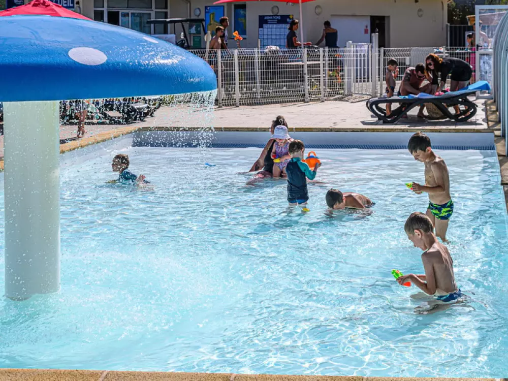 Flower Camping Le Kerleyou  3 étoiles★★★