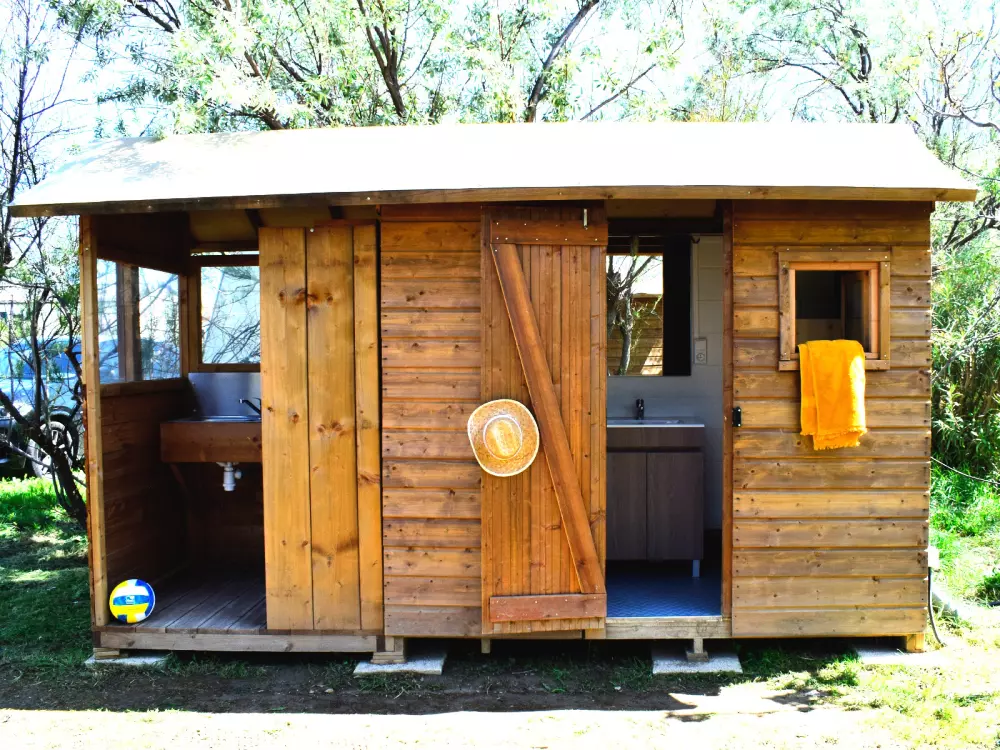 Flower Camping Le Kerleyou  3 étoiles★★★