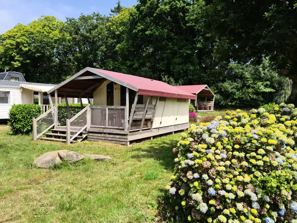 Flower Camping Le Kerleyou  3 étoiles★★★