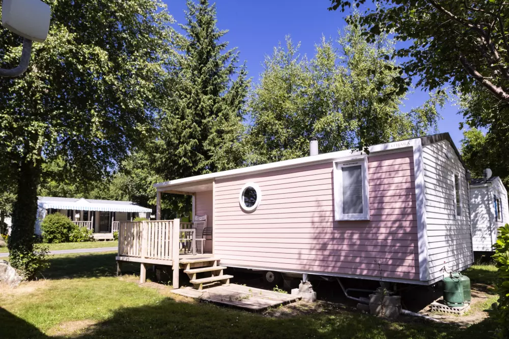 Flower Camping Le Kerleyou  3 étoiles★★★