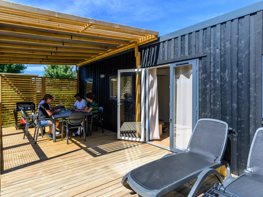 Flower Camping Le Kerleyou  3 étoiles★★★