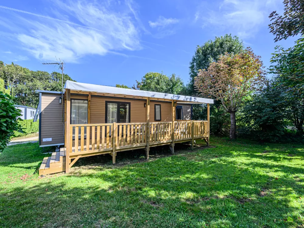 Flower Camping Le Kerleyou  3 étoiles★★★