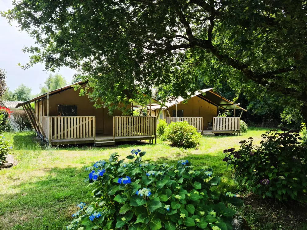 Flower Camping Le Kerleyou  3 étoiles★★★