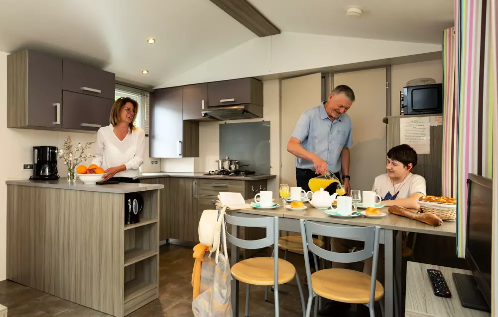 Flower Camping Le Kerleyou  3 étoiles★★★