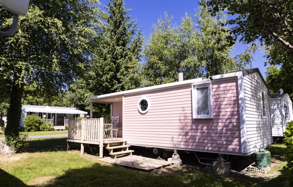 Flower Camping Le Kerleyou  3 étoiles★★★