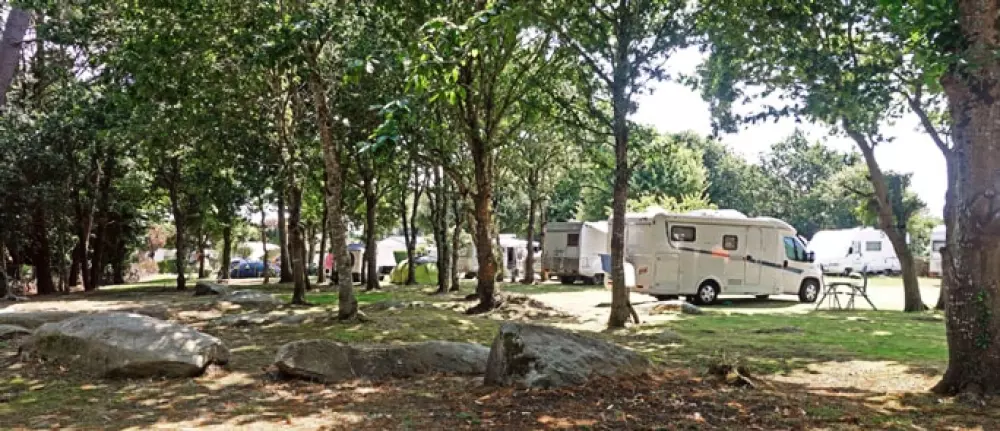 Flower Camping Le Kerleyou  3 étoiles★★★