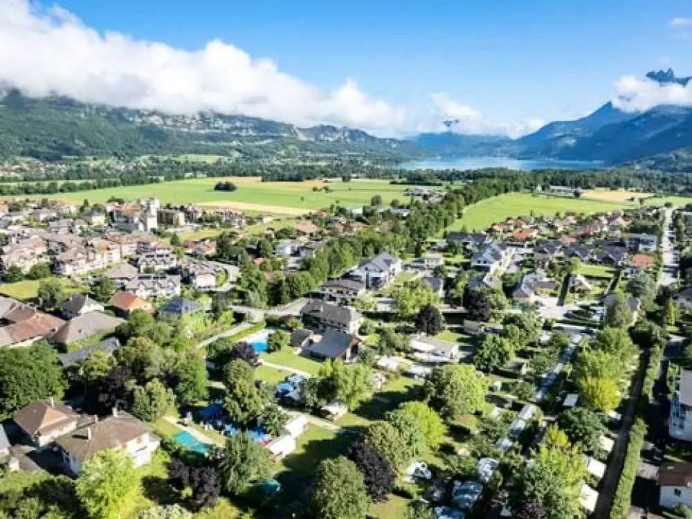 Camping Romanée - La Ferme De La Serraz 5 Sterren★★★★★