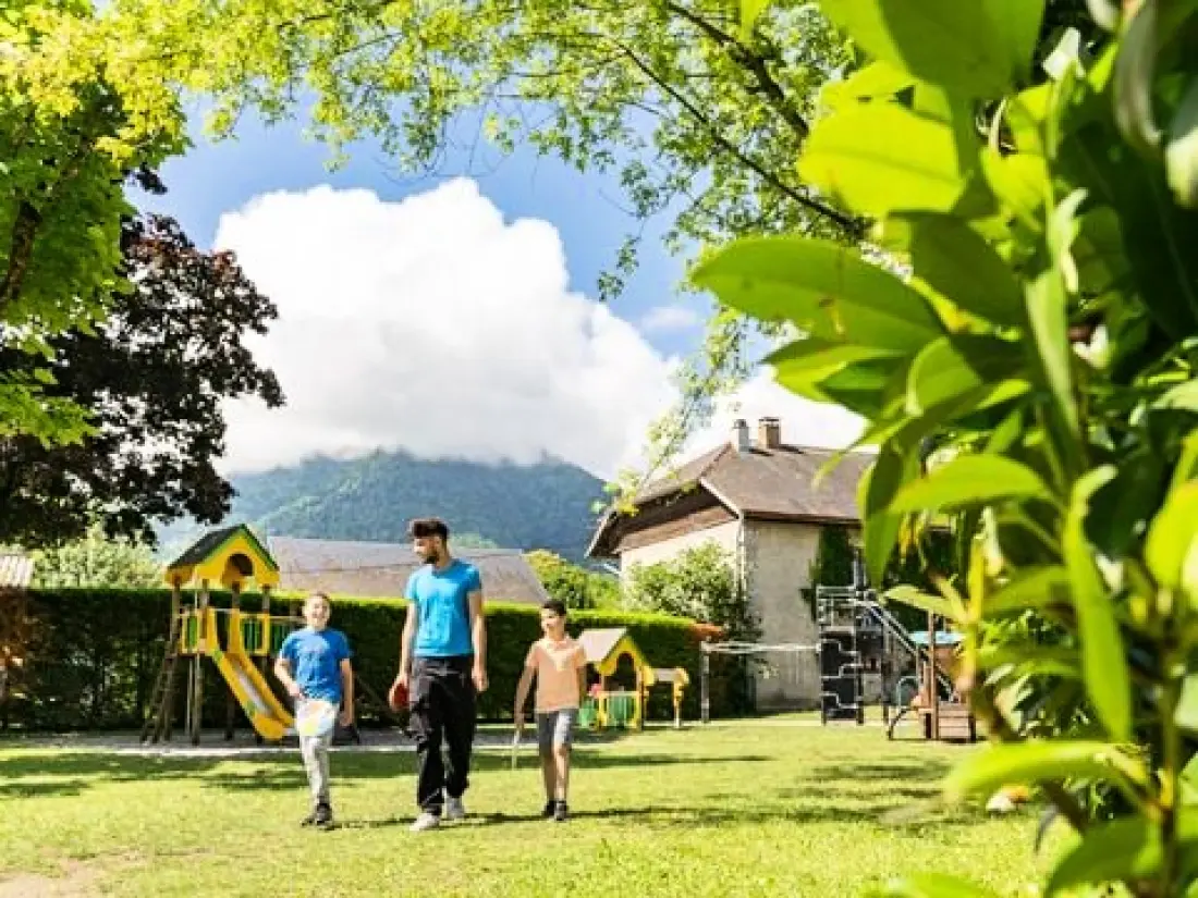 Camping Romanée - La Ferme De La Serraz 5 Sterren★★★★★