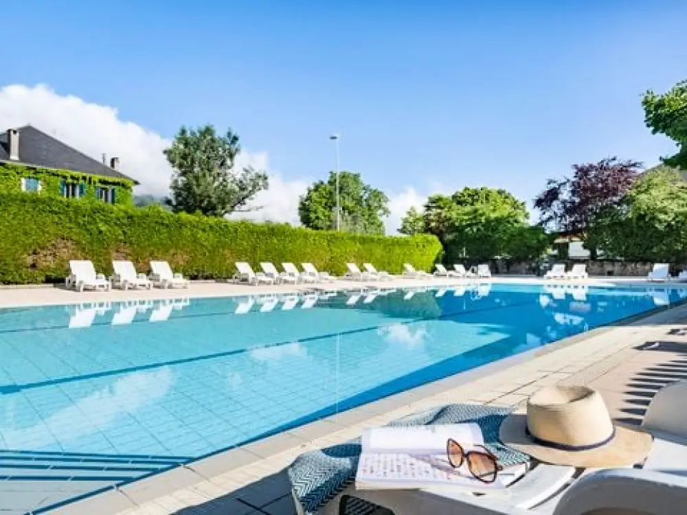 Camping Romanée - La Ferme De La Serraz 5 Sterren★★★★★