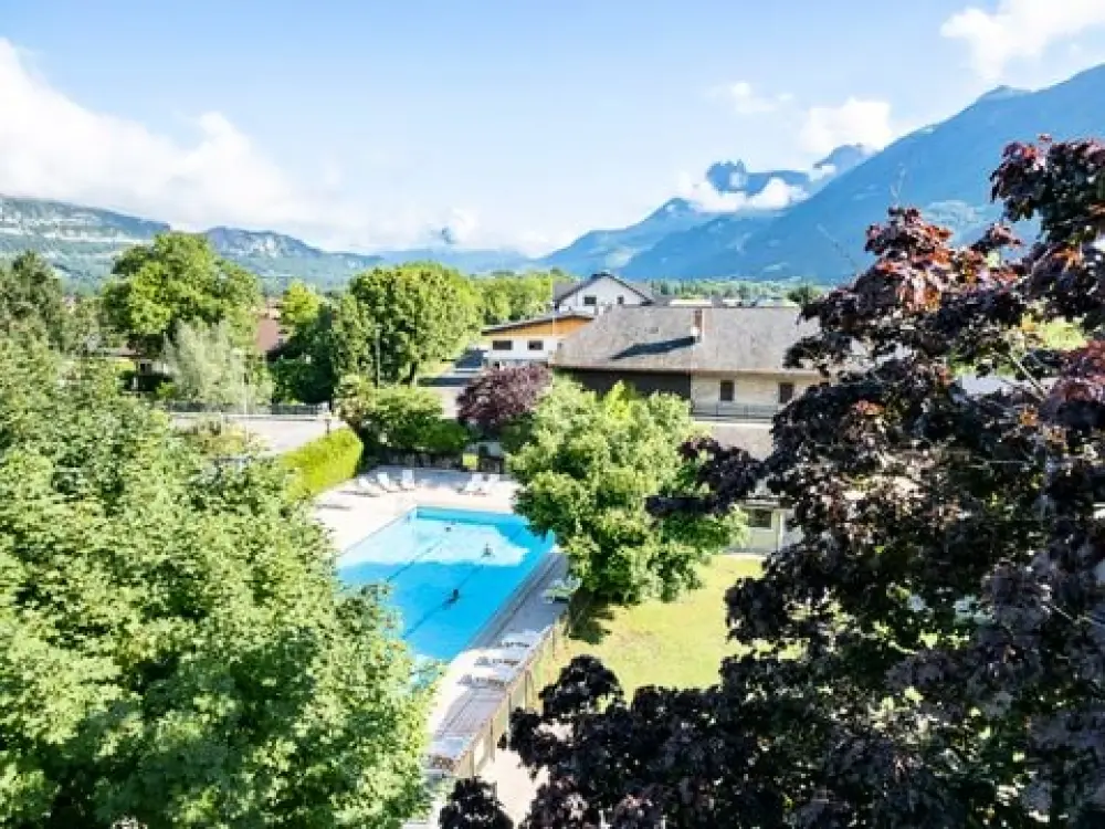Camping Romanée - La Ferme De La Serraz 5 Sterren★★★★★