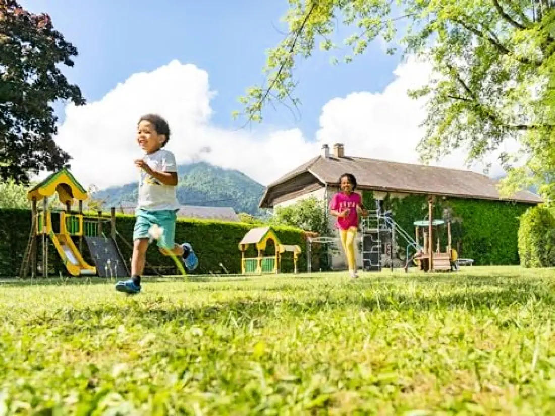 Camping Romanée - La Ferme De La Serraz 5 Sterren★★★★★