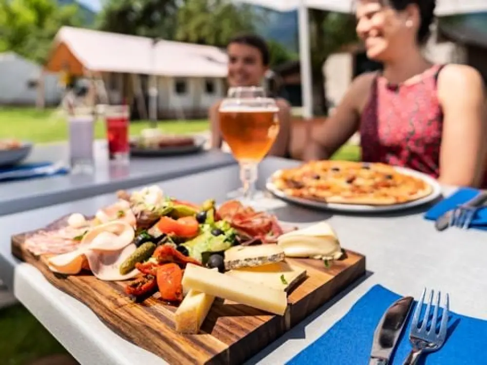 Camping Romanée - La Ferme De La Serraz 5 Sterren★★★★★
