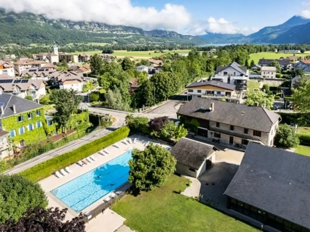Camping Romanée - La Ferme De La Serraz 5 Gwiazdy★★★★★