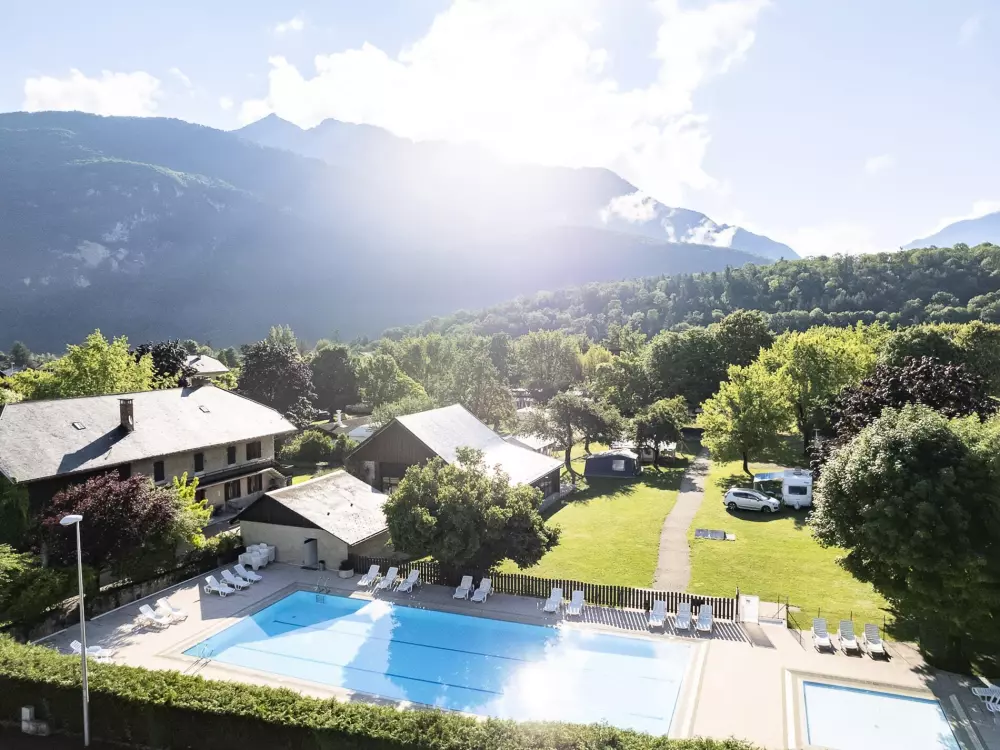 Camping Romanée La Ferme de la Serraz 5 Sterren★★★★★