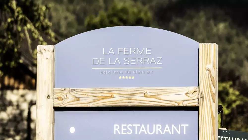 Camping Romanée La Ferme de la Serraz 5 Sterren★★★★★