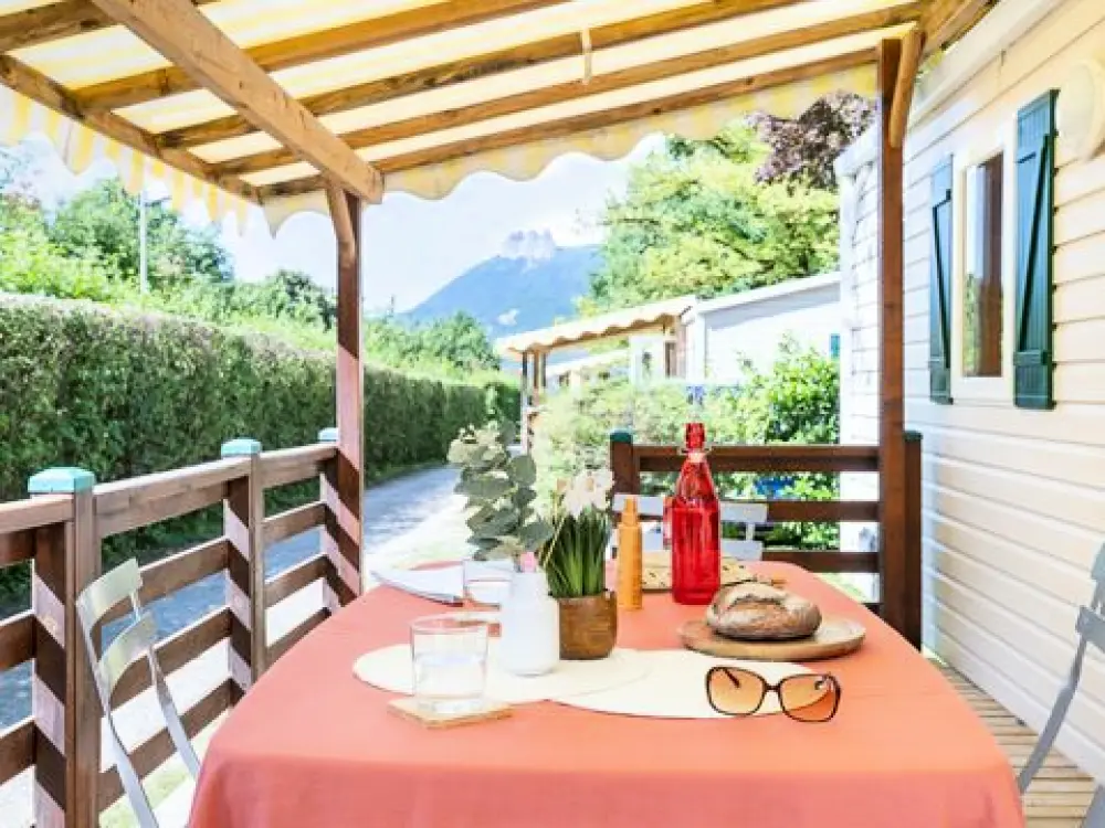 Camping Romanée - La Ferme De La Serraz 5 Gwiazdy★★★★★