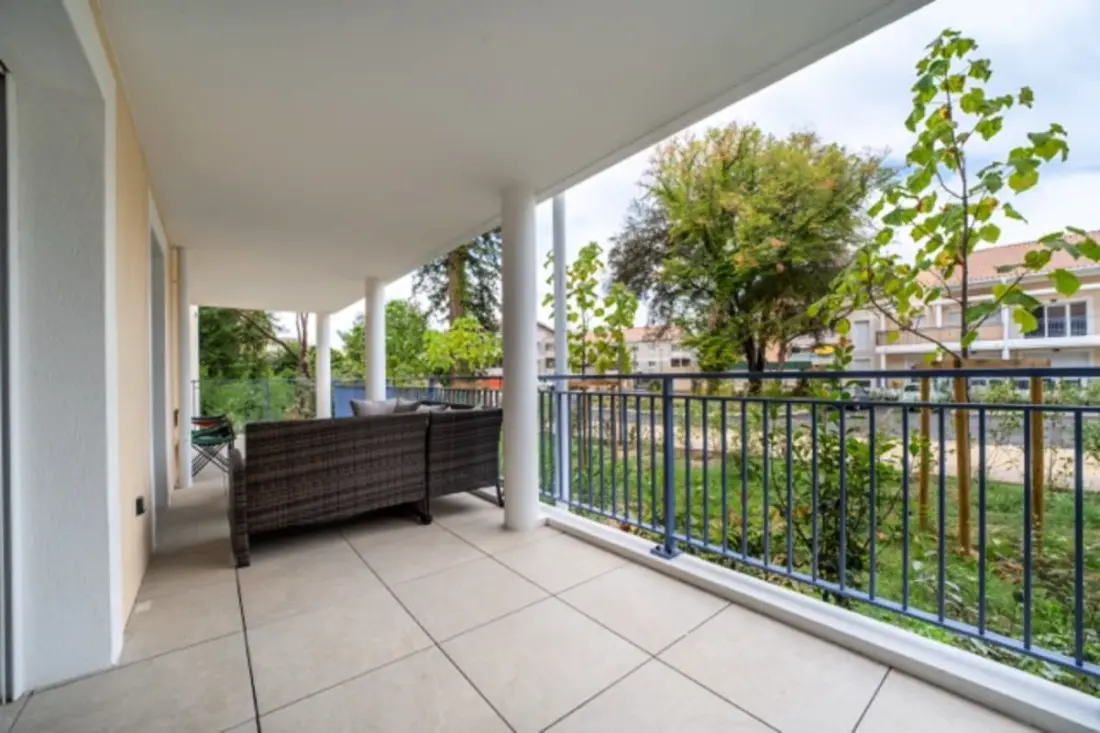 Appartement Cosy + Terrasse En Plein Centre-ville