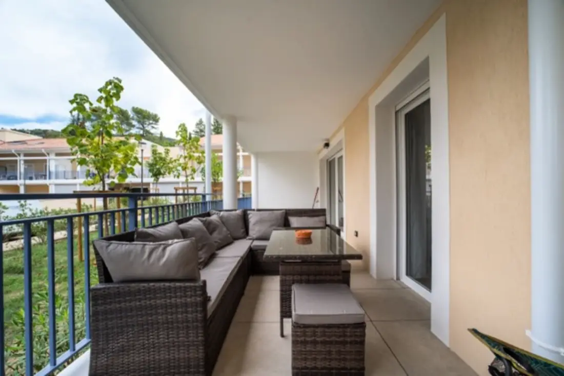 Appartement Cosy + Terrasse En Plein Centre-ville