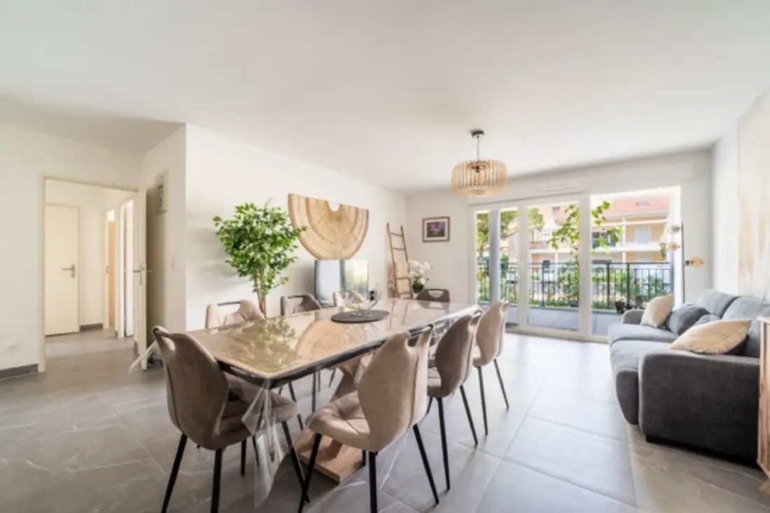 Appartement Cosy + Terrasse En Plein Centre-ville