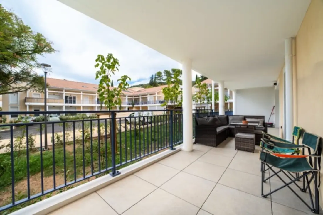 Appartement Cosy + Terrasse En Plein Centre-ville