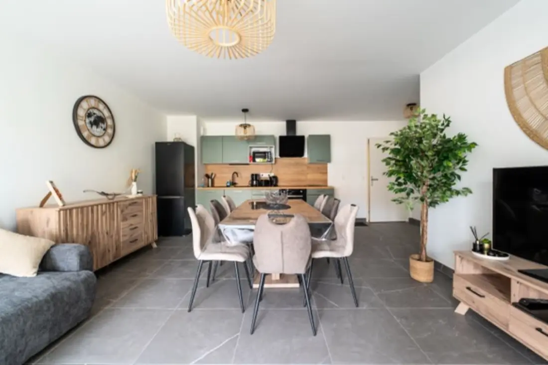 Appartement Cosy + Terrasse En Plein Centre-ville