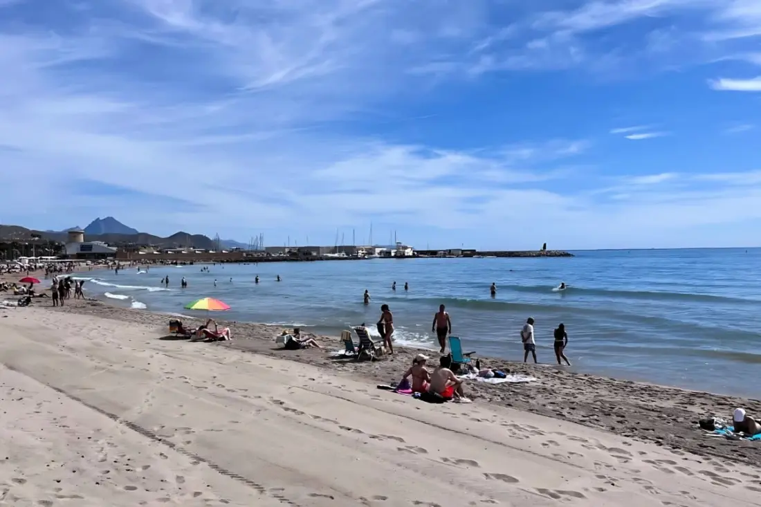 Fényes apartman 50m De La Plage medencével és parkolóval