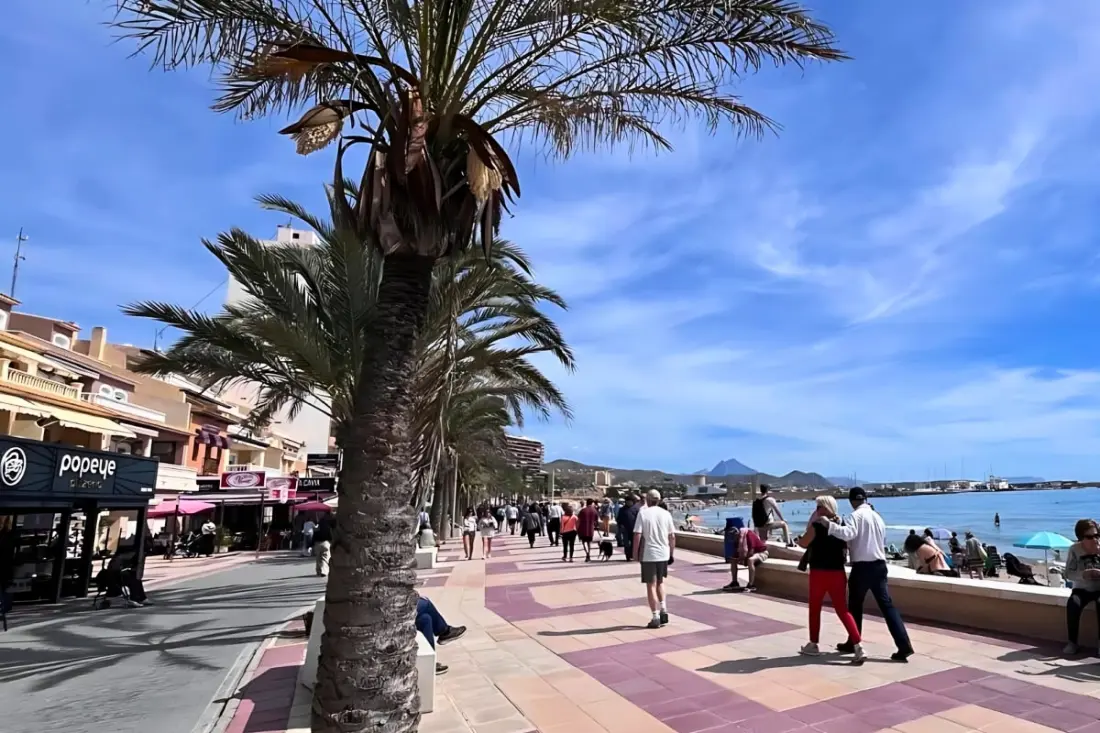 Fényes apartman 50m De La Plage medencével és parkolóval
