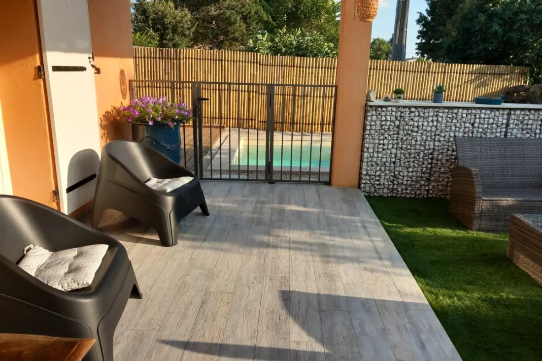 House with Private Pool in Entraigues