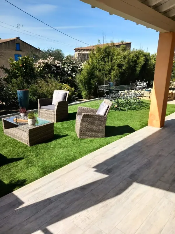House with Private Pool in Entraigues