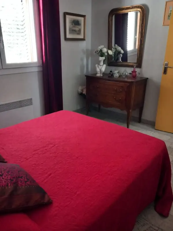 House with Private Pool in Entraigues