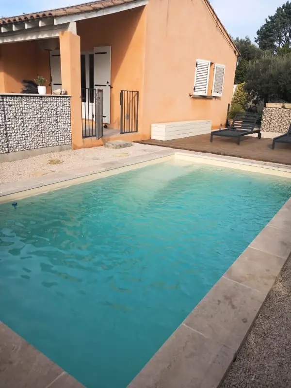 House with Private Pool in Entraigues