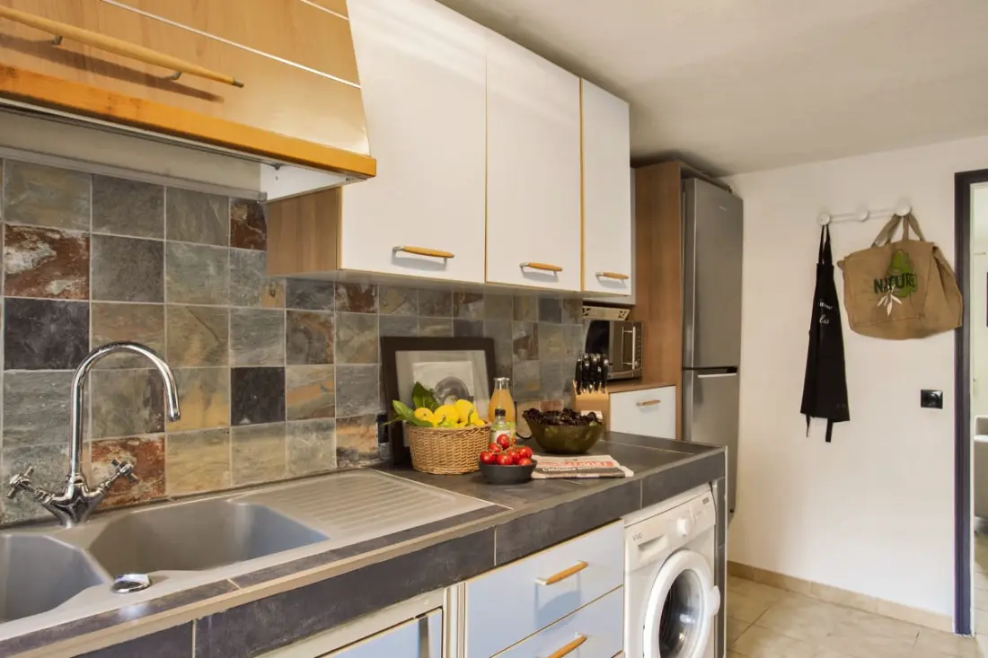 Casa Erbalunga – A falu szívében, közel a kikötőhöz és a strandhoz