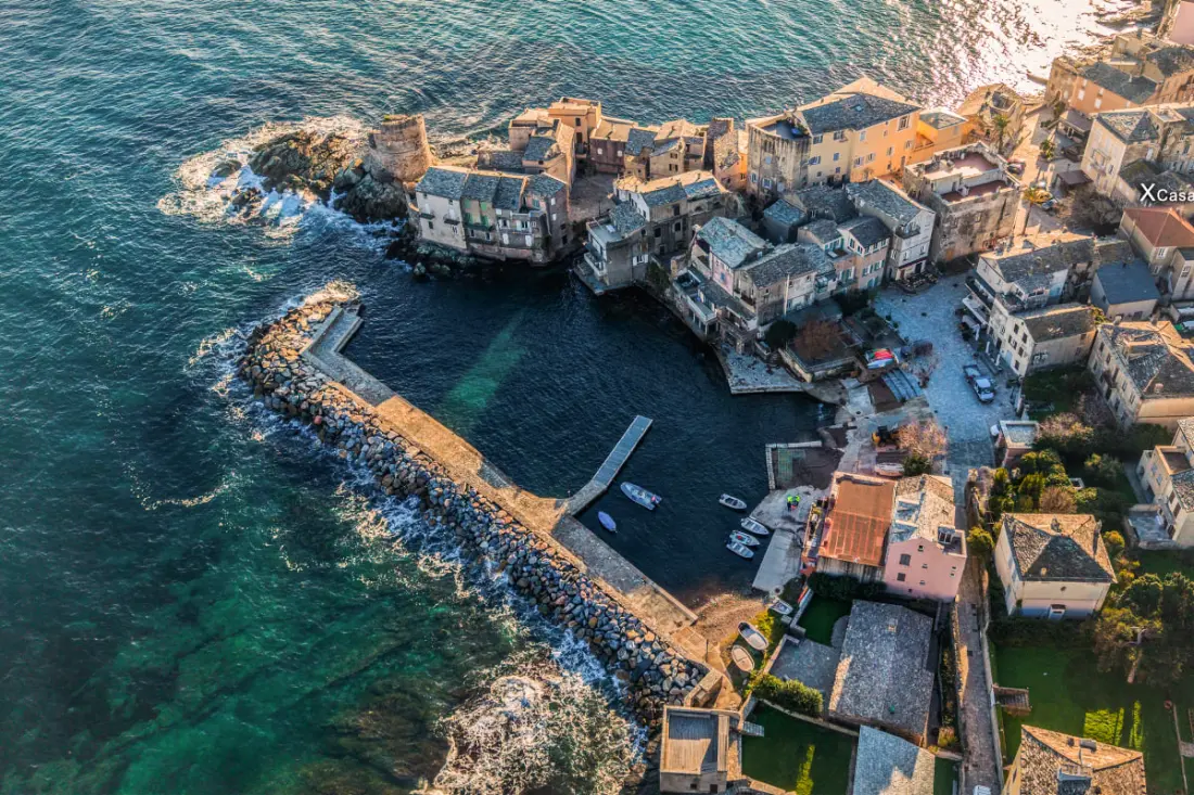Casa Erbalunga – A falu szívében, közel a kikötőhöz és a strandhoz