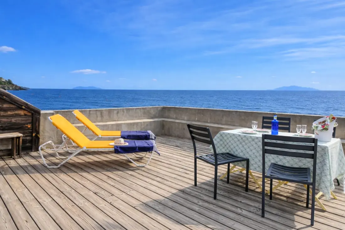 dalszöveg: Charming Sea View House - Erbalunga