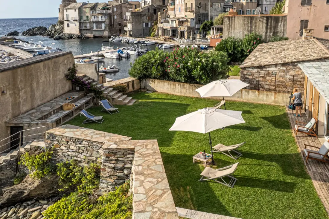 dalszöveg: Charming Sea View House - Erbalunga