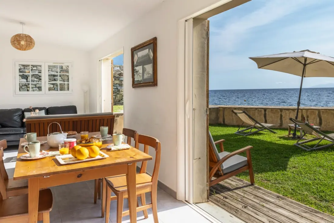 dalszöveg: Charming Sea View House - Erbalunga