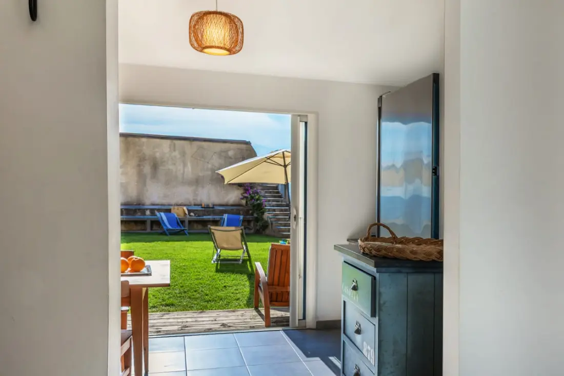 dalszöveg: Charming Sea View House - Erbalunga