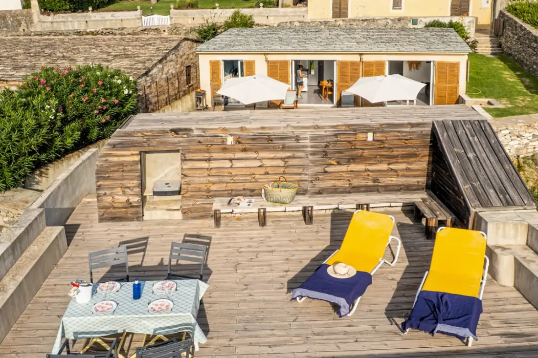 dalszöveg: Charming Sea View House - Erbalunga