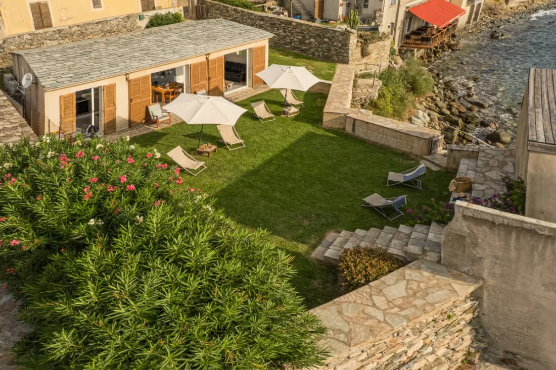 dalszöveg: Charming Sea View House - Erbalunga