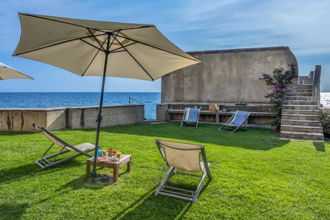 dalszöveg: Charming Sea View House - Erbalunga