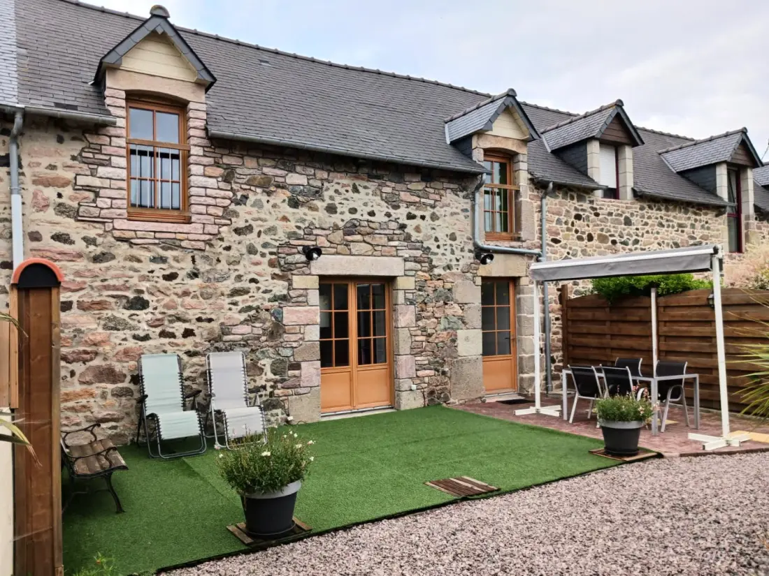 Gîte de France De tuin van St Cano 3 aren