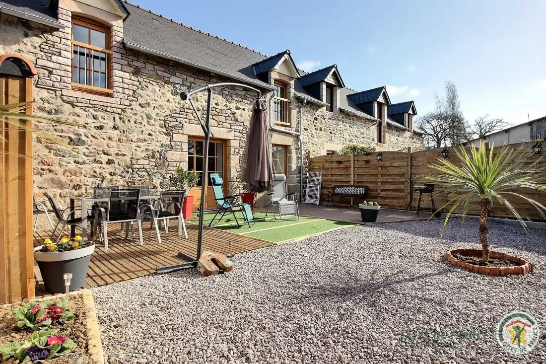Gîte de France De tuin van St Cano 3 aren