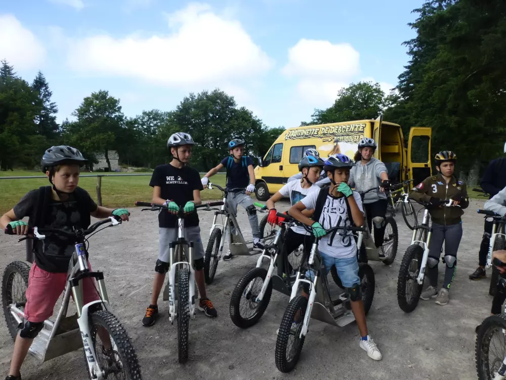 Restauranter i nærheden af Holiday Village Aux Portes des Monts d'Aubrac